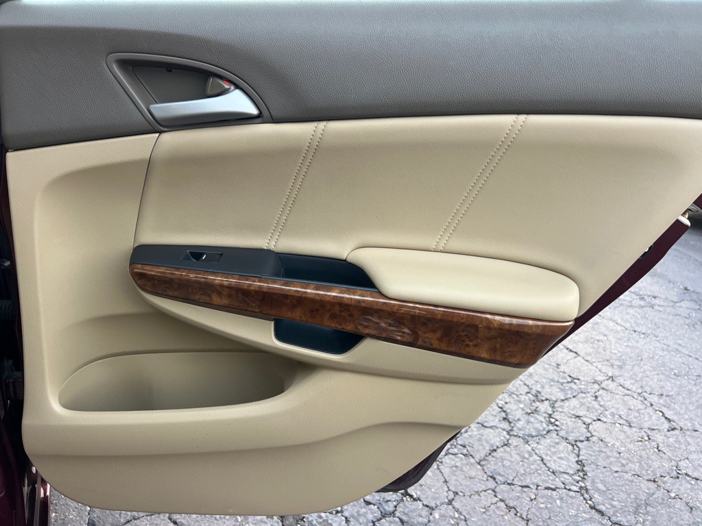 2010 Honda Accord Image 15