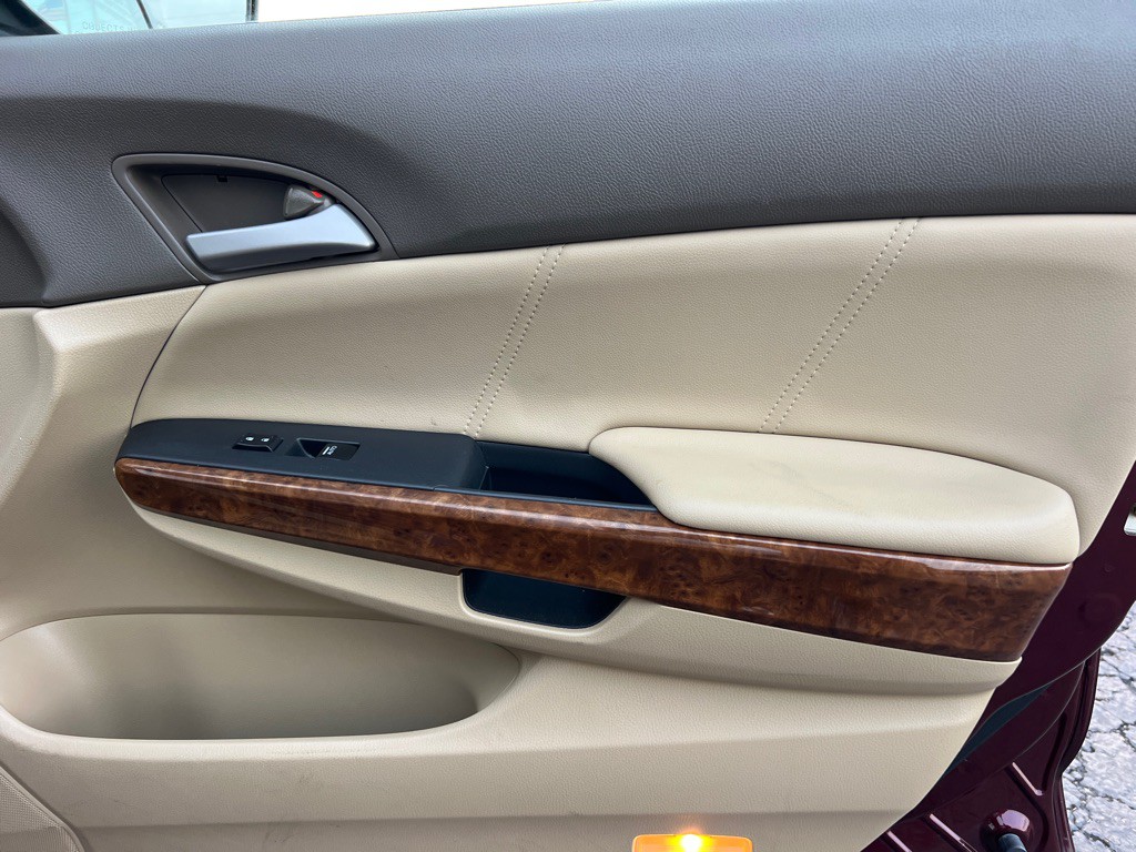 2010 Honda Accord Image 19