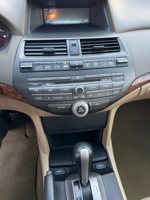 2010 Honda Accord Image 32