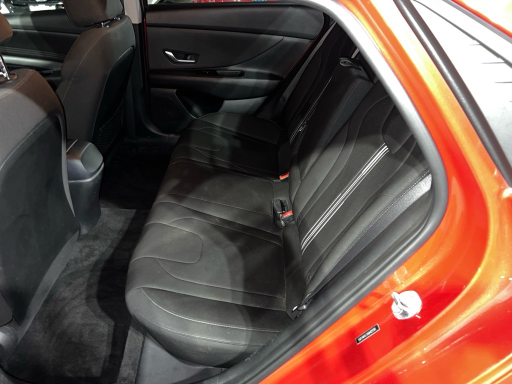 2021 Hyundai Elantra Image 13