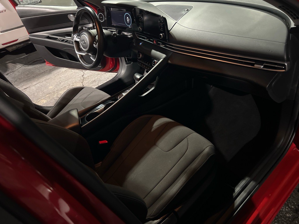 2021 Hyundai Elantra Image 17