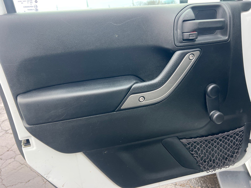 2016 Jeep Wrangler Image 10