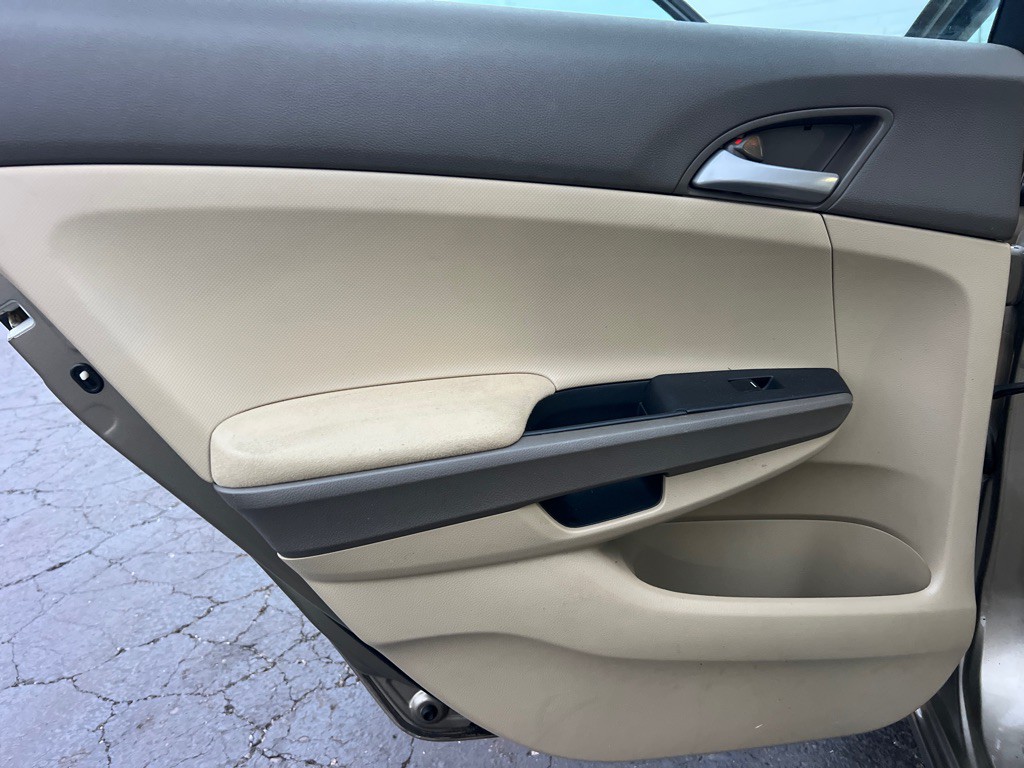 2010 Honda Accord Image 12