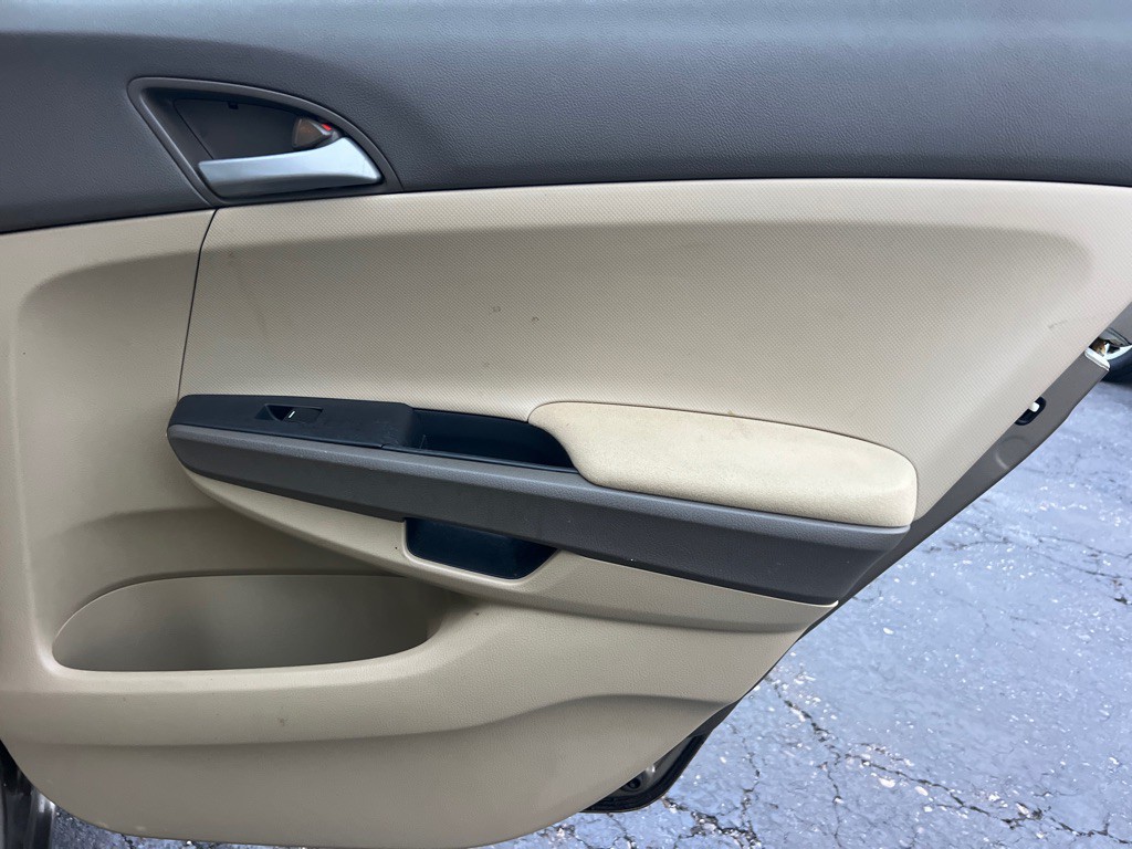 2010 Honda Accord Image 14