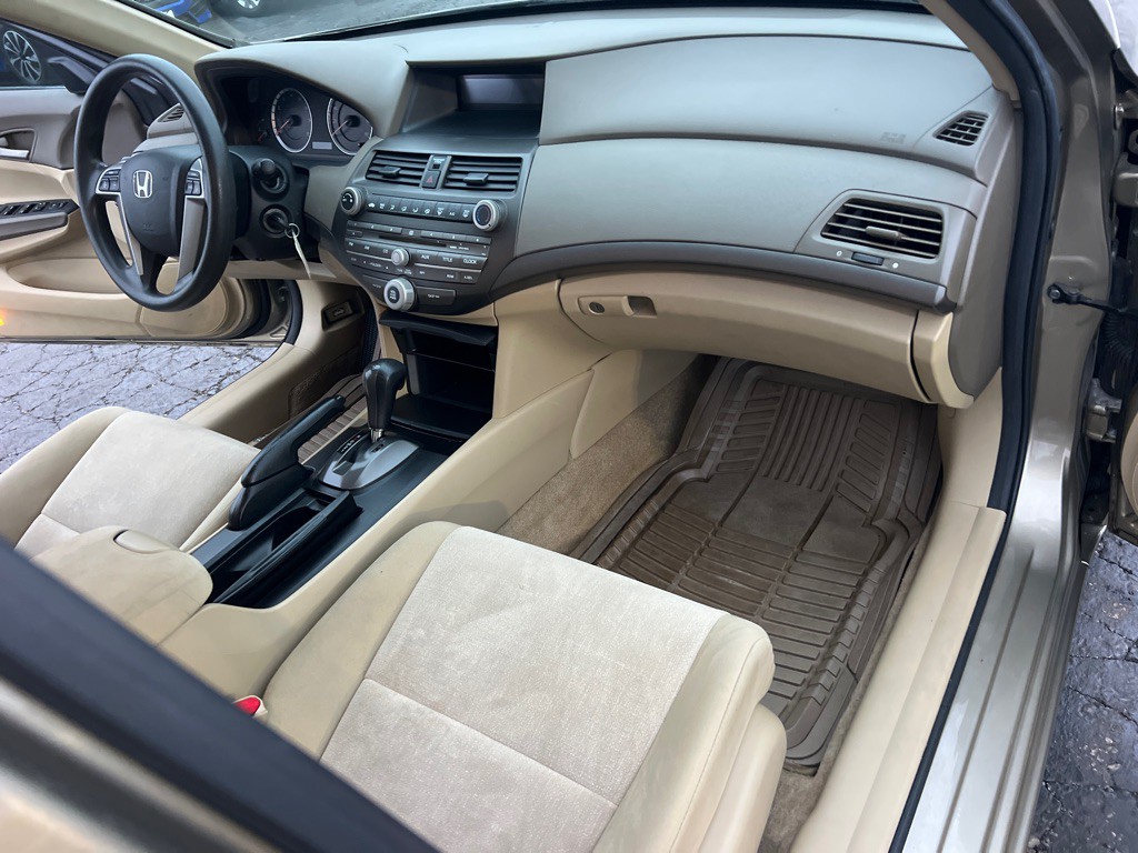 2010 Honda Accord Image 19