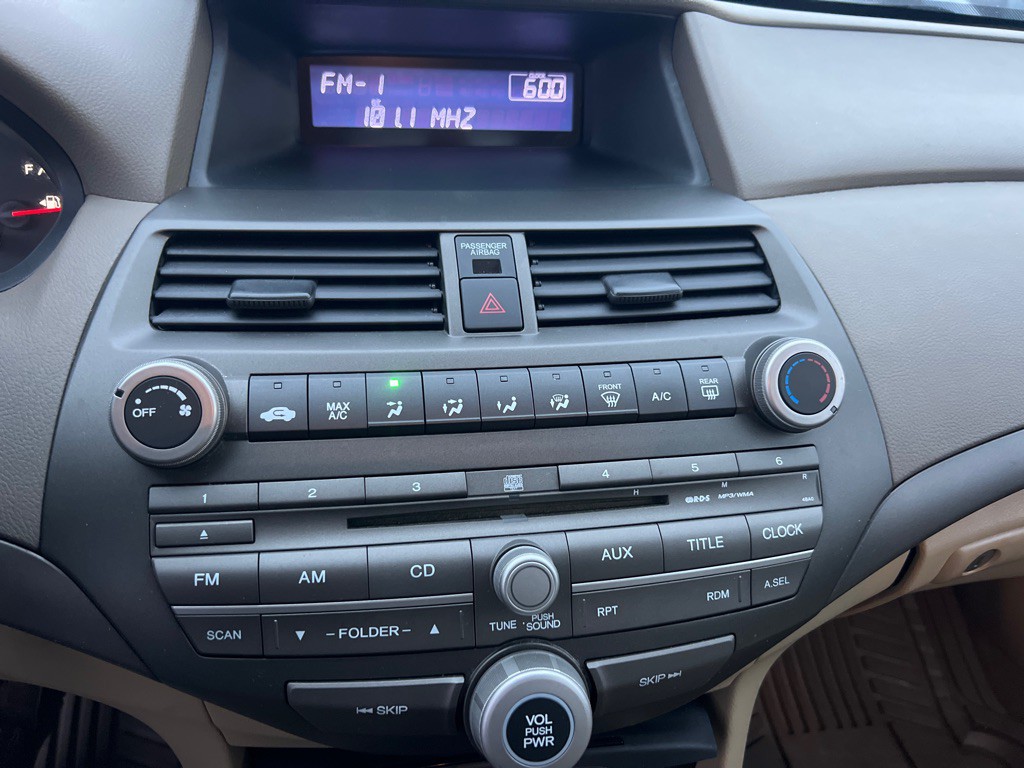 2010 Honda Accord Image 30