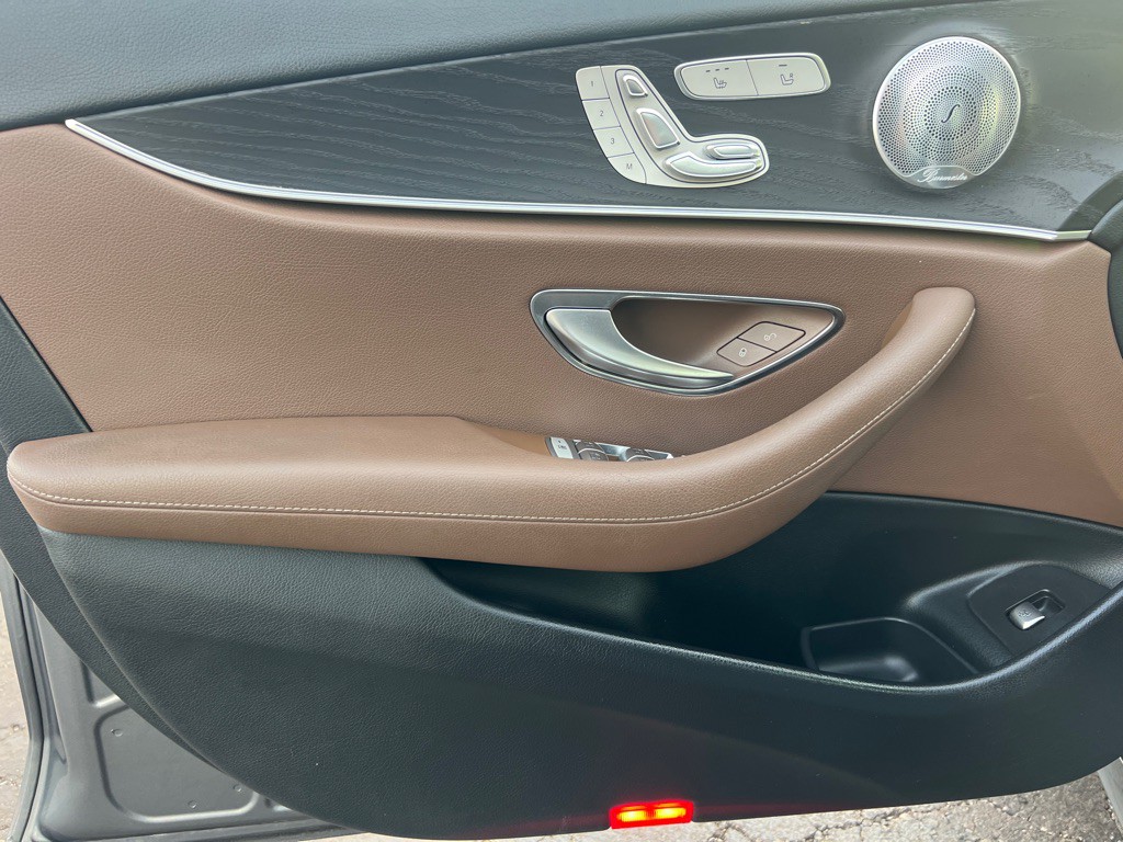 2017 Mercedes-Benz E-Class Image 10