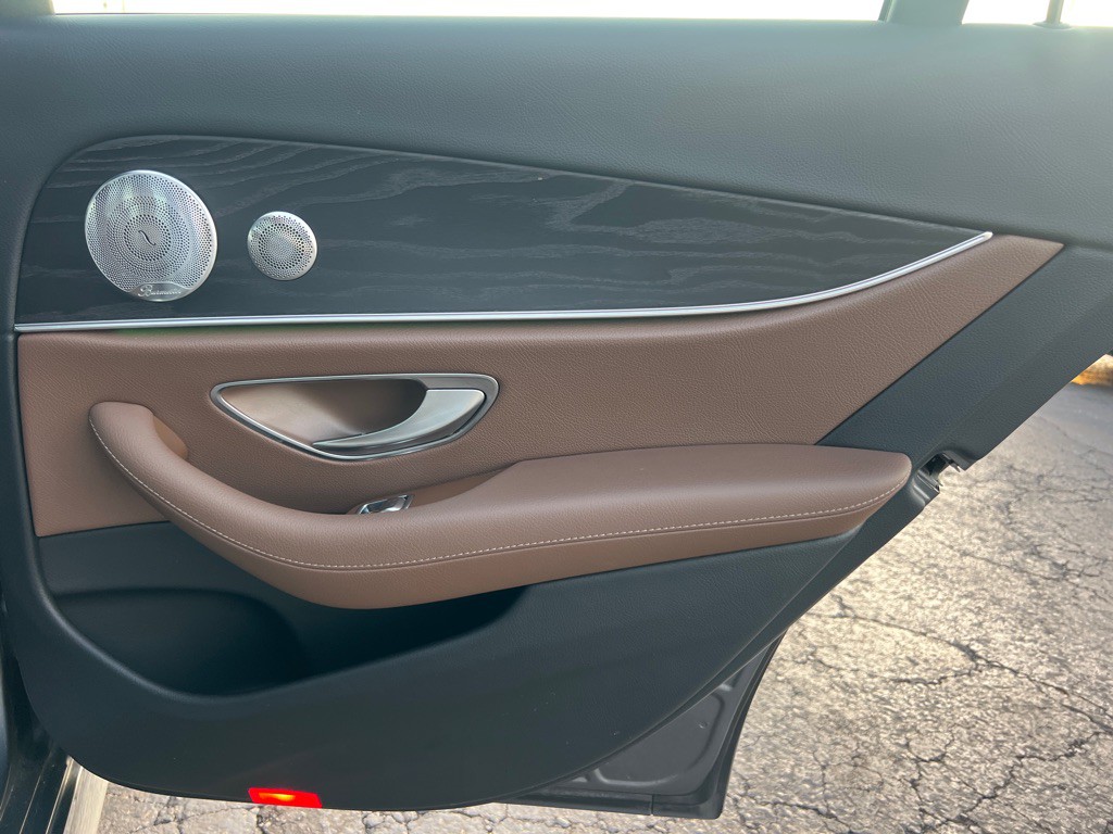 2017 Mercedes-Benz E-Class Image 14