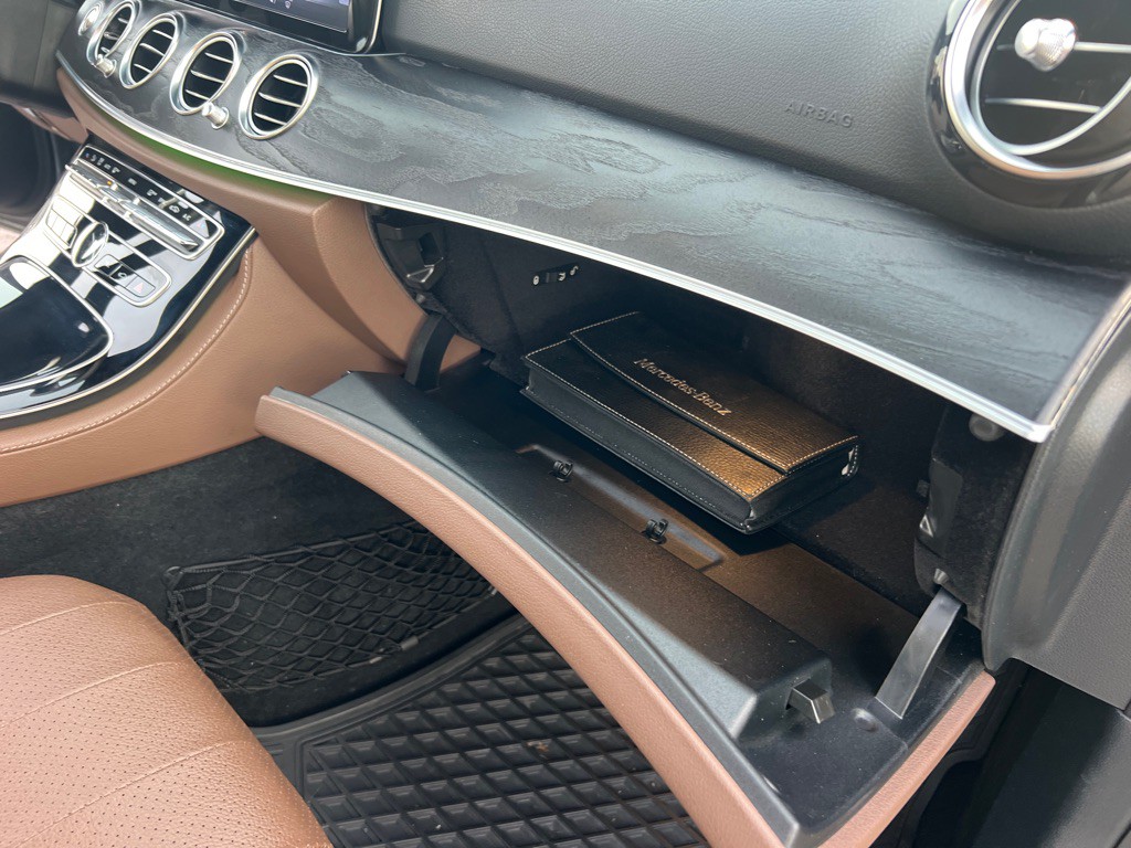 2017 Mercedes-Benz E-Class Image 21