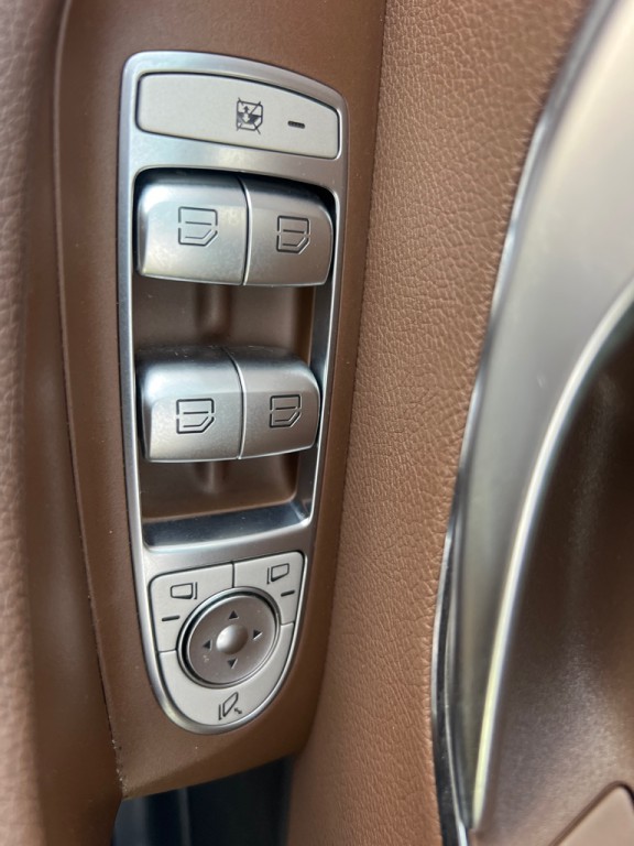 2017 Mercedes-Benz E-Class Image 25