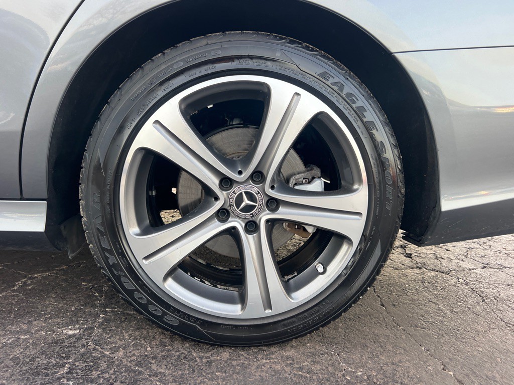 2017 Mercedes-Benz E-Class Image 39