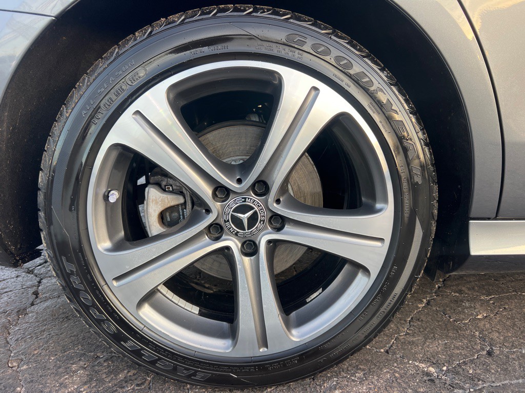 2017 Mercedes-Benz E-Class Image 40