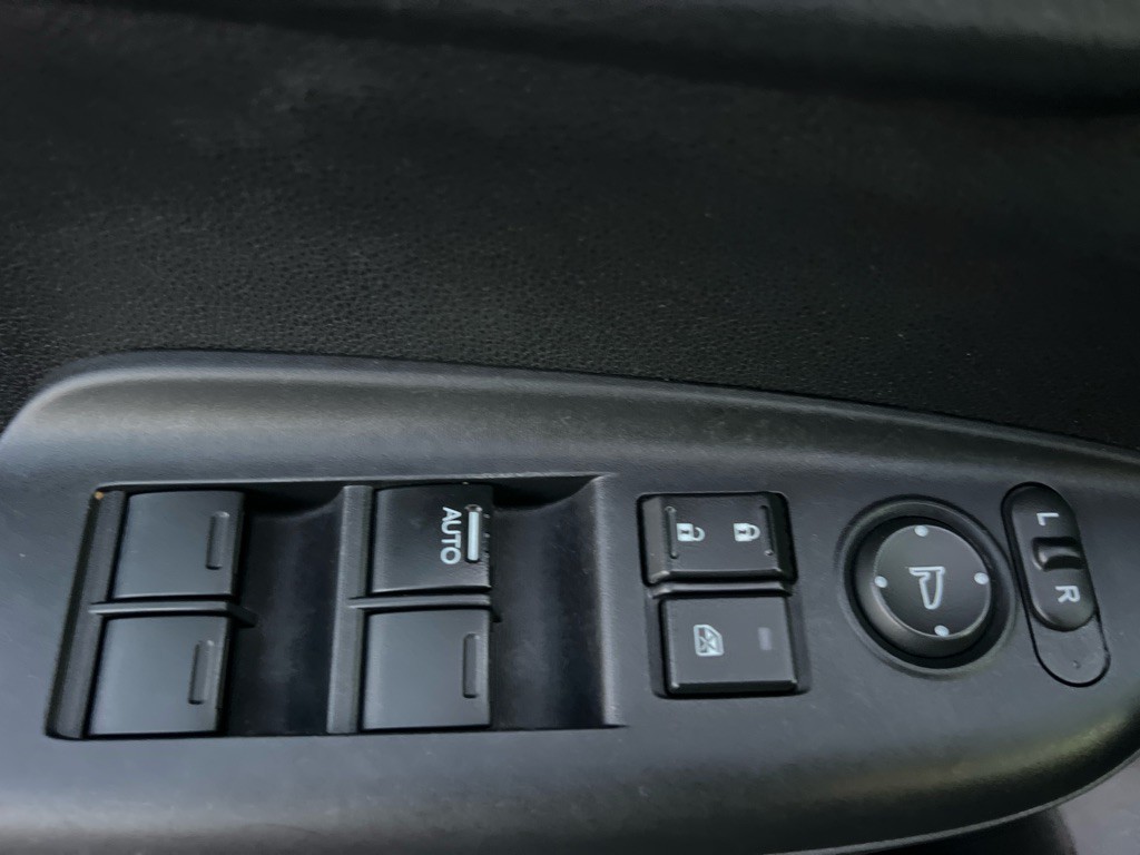 2015 Honda Fit Image 24