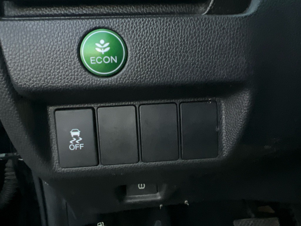 2015 Honda Fit Image 25