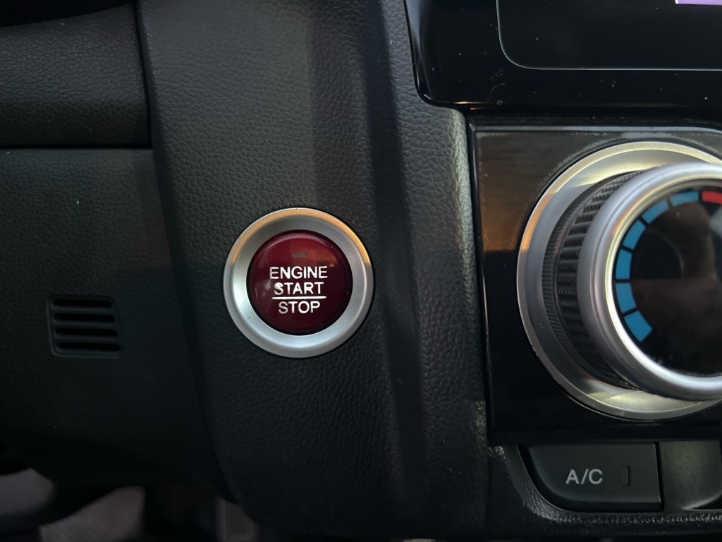 2015 Honda Fit Image 27