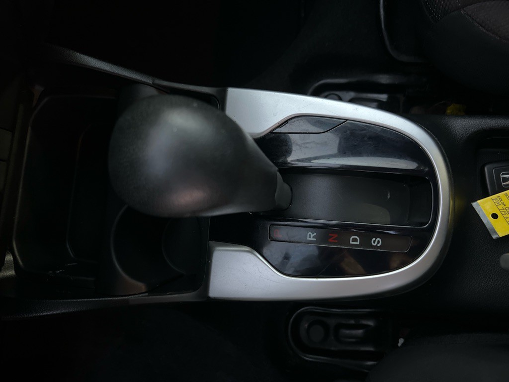 2015 Honda Fit Image 31