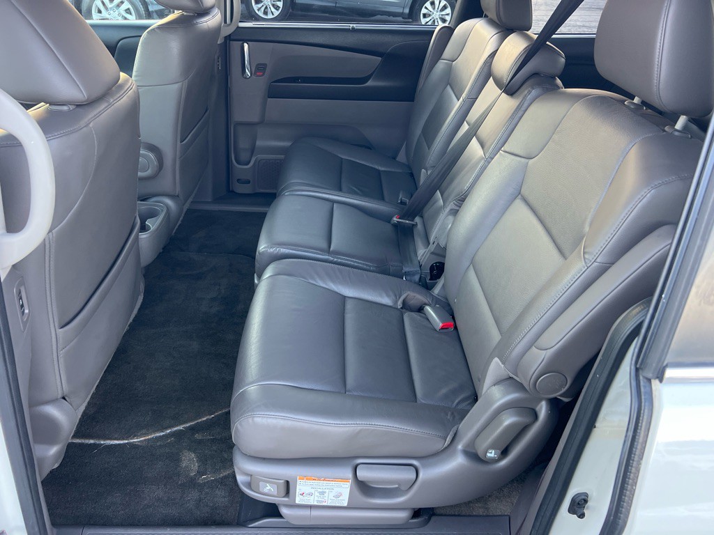2015 Honda Odyssey Image 12