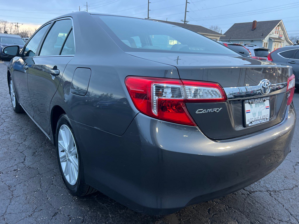 2012 Toyota Camry Image 5