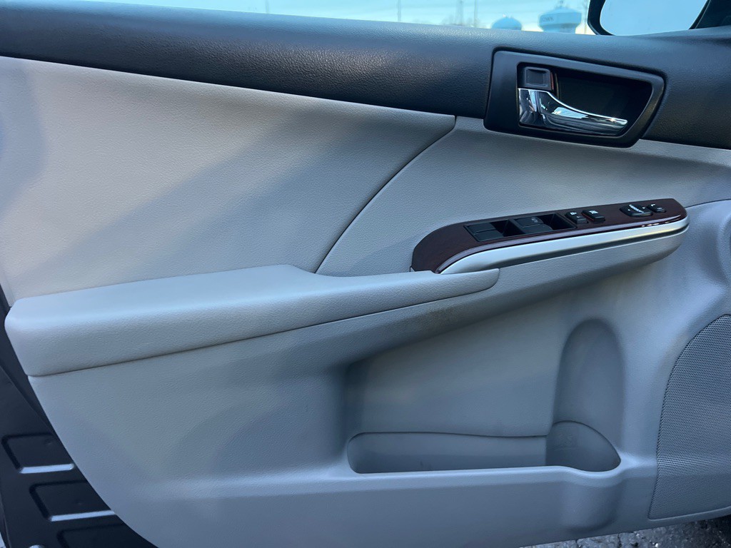 2012 Toyota Camry Image 10