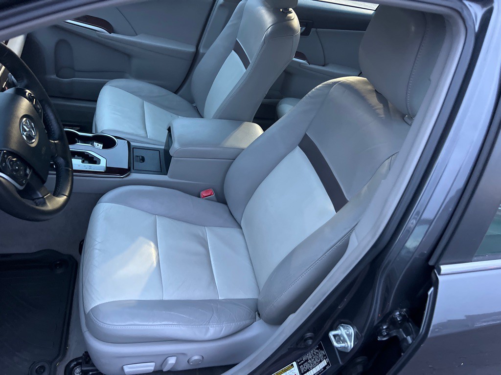 2012 Toyota Camry Image 11