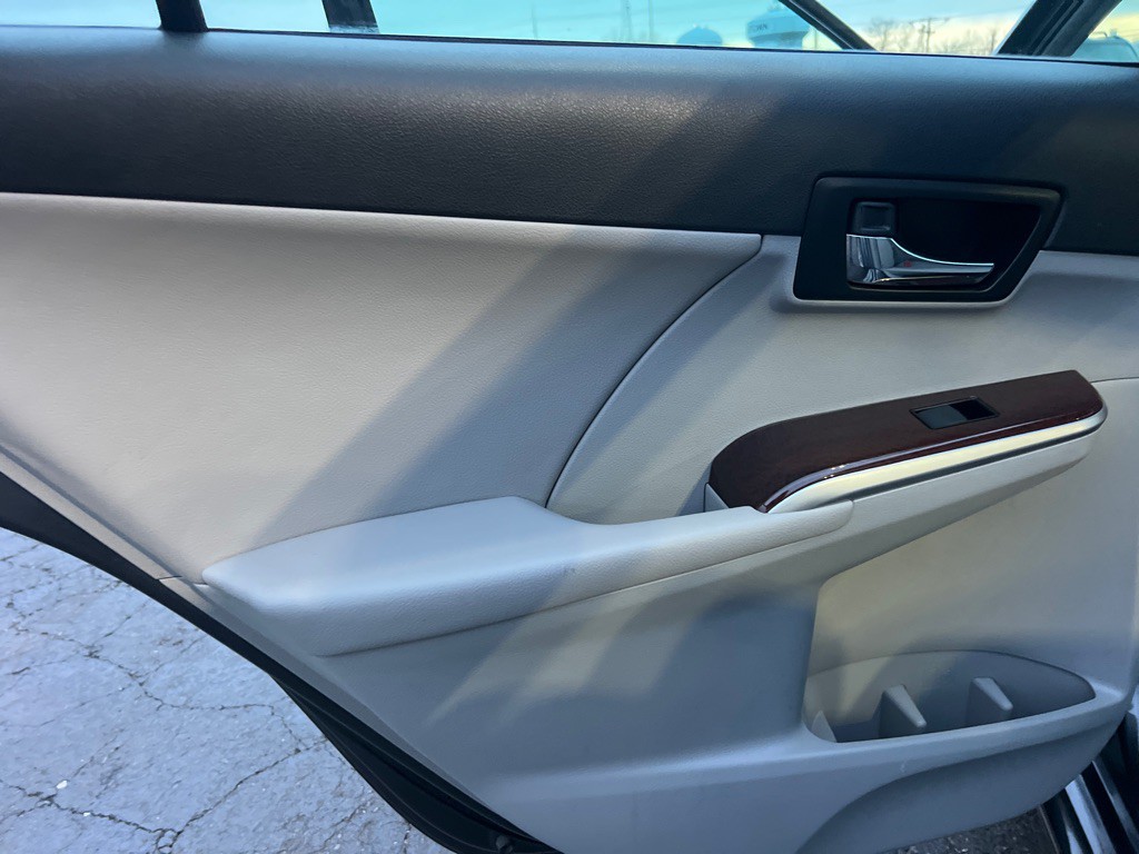 2012 Toyota Camry Image 12