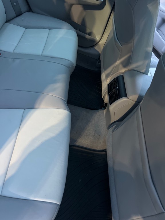 2012 Toyota Camry Image 16