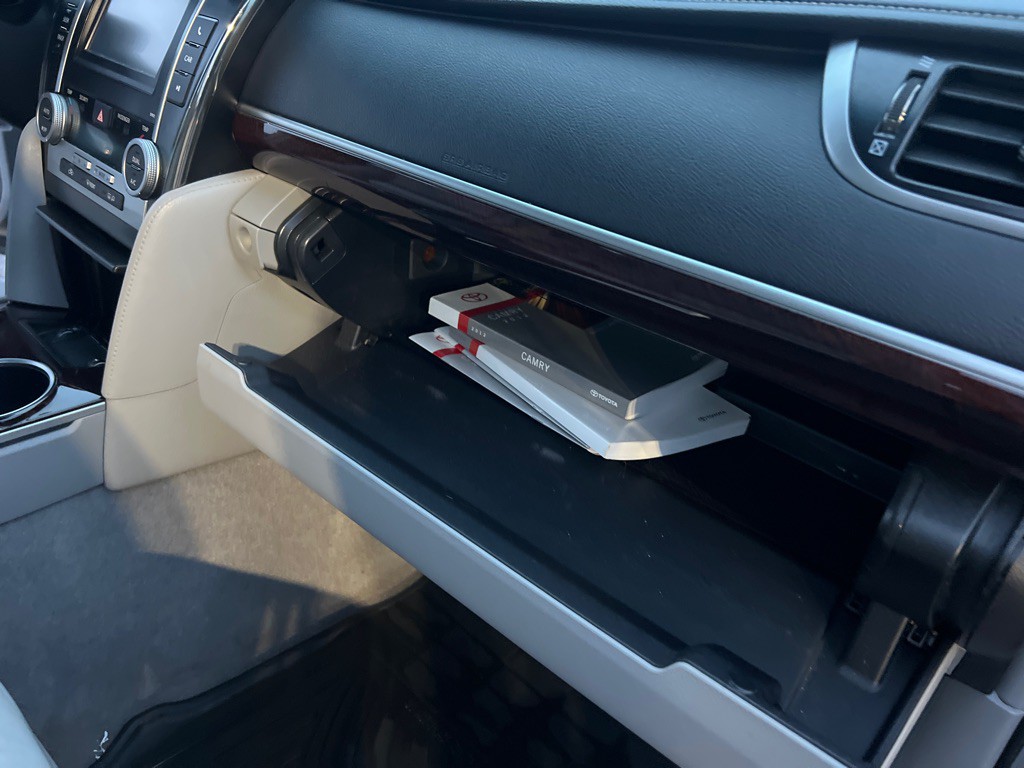 2012 Toyota Camry Image 21