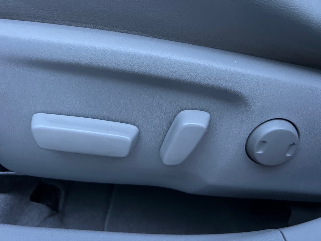 2012 Toyota Camry Image 24