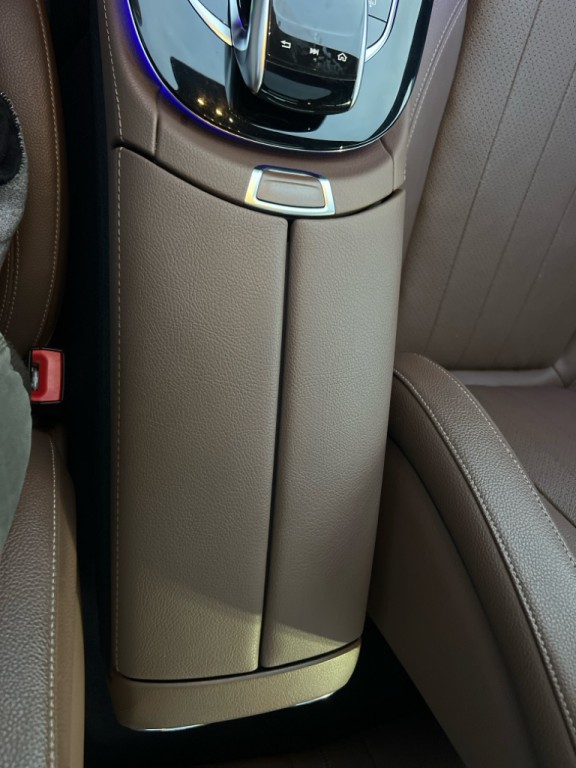 2017 Mercedes-Benz E-Class Image 35