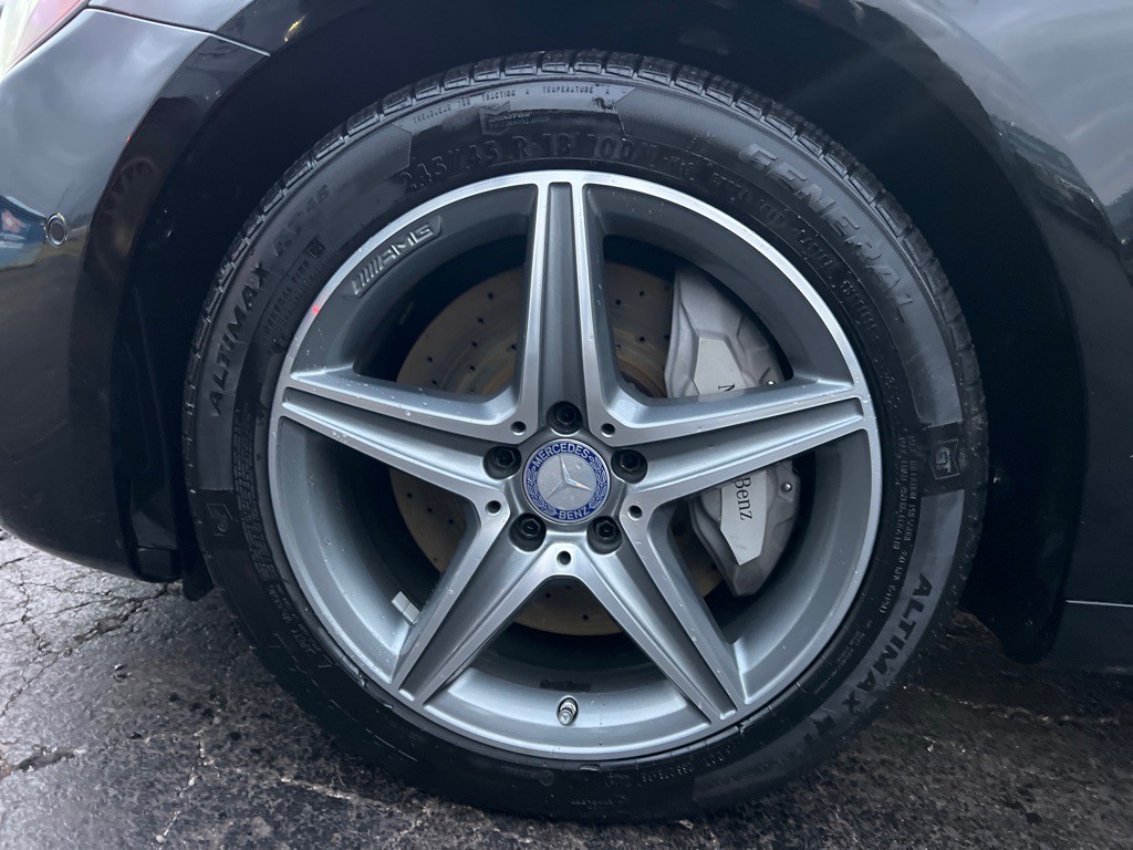 2017 Mercedes-Benz E-Class Image 38