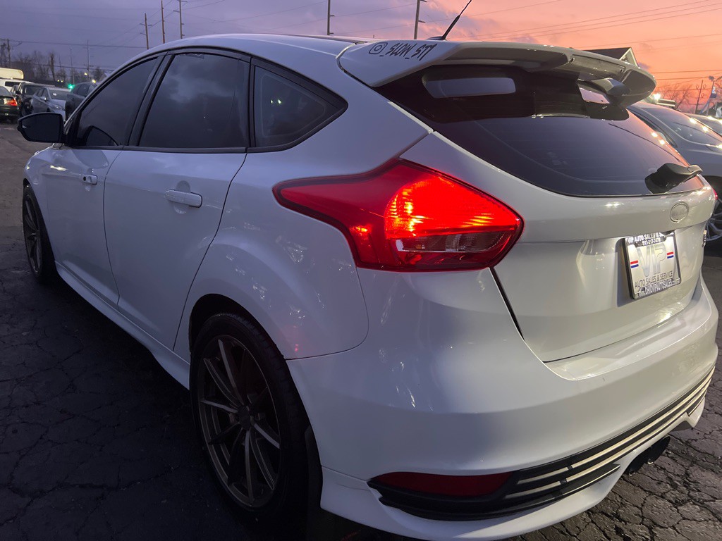 2017 Ford Focus Image 5