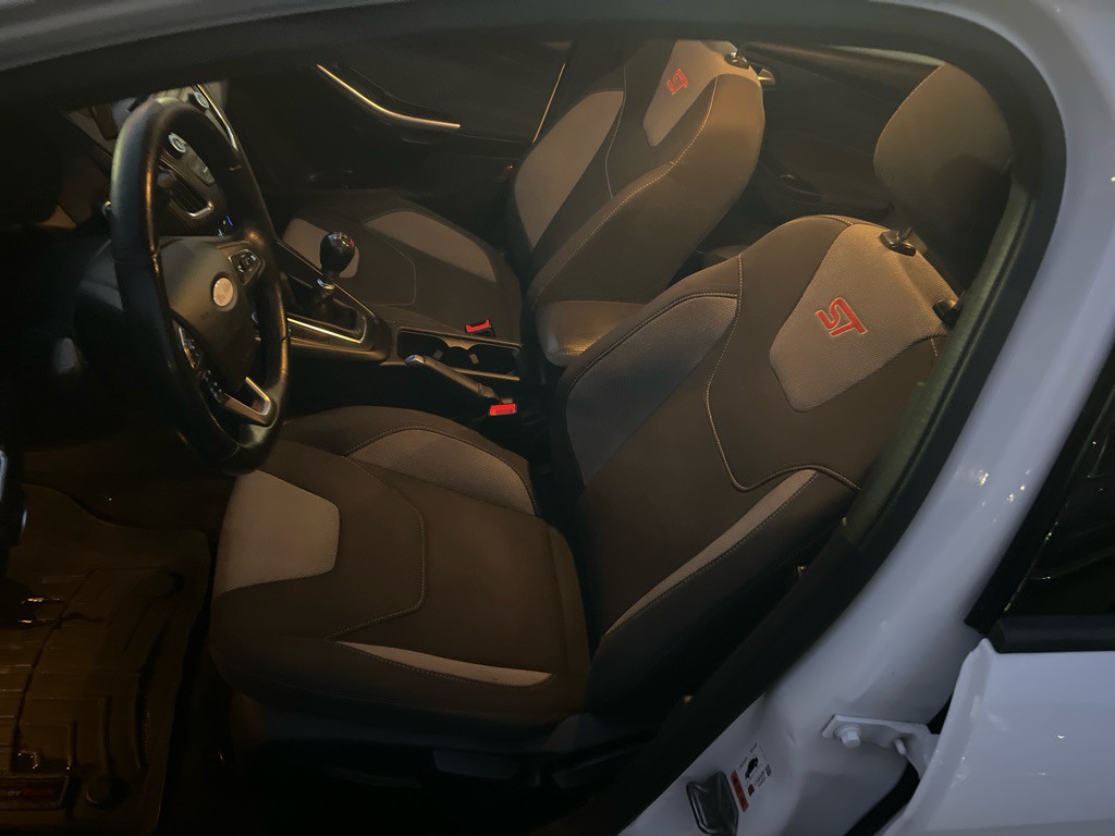 2017 Ford Focus Image 12