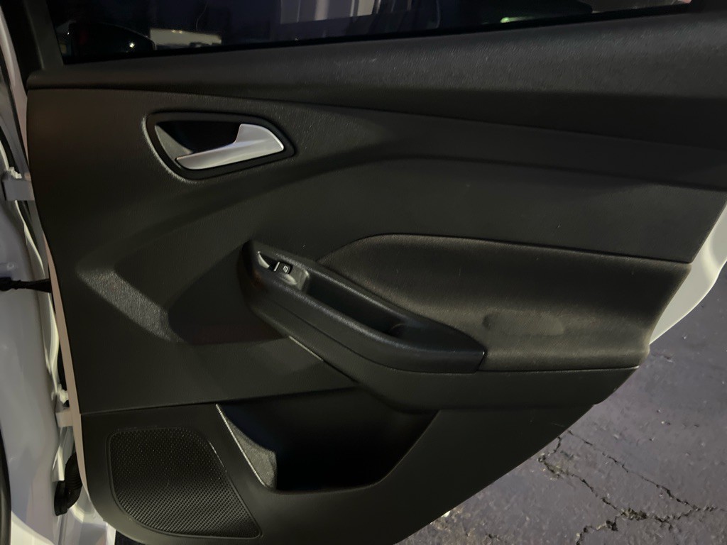 2017 Ford Focus Image 15