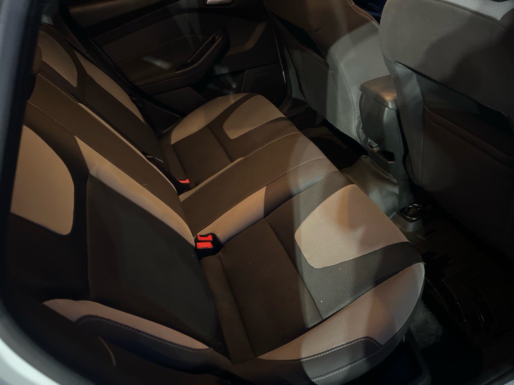 2017 Ford Focus Image 16