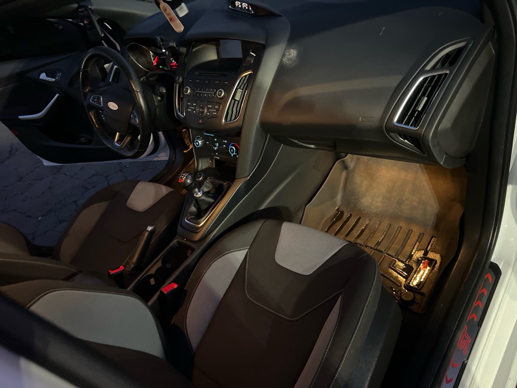 2017 Ford Focus Image 19