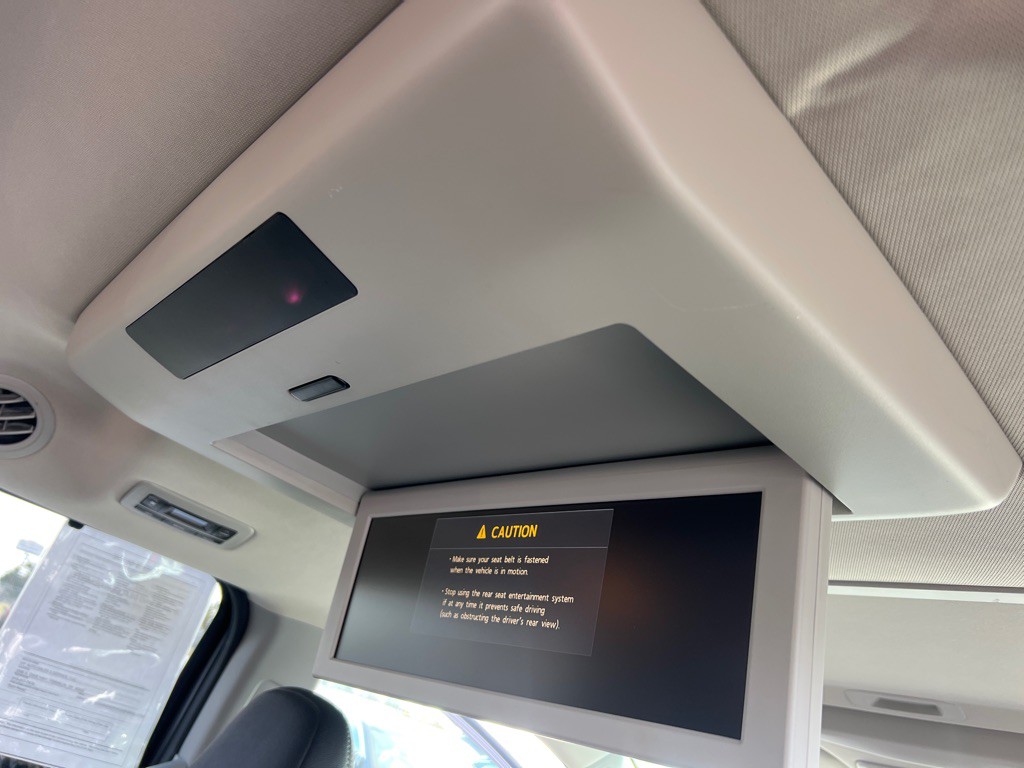 2015 Toyota Sienna Image 18