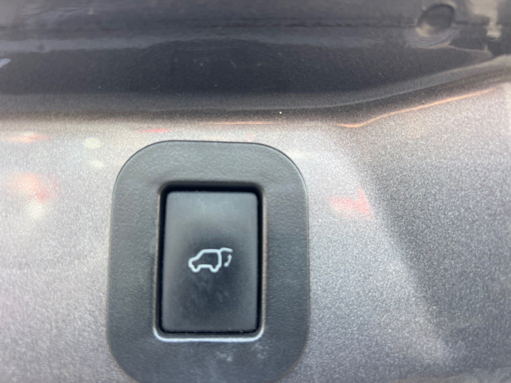 2015 Toyota Sienna Image 24