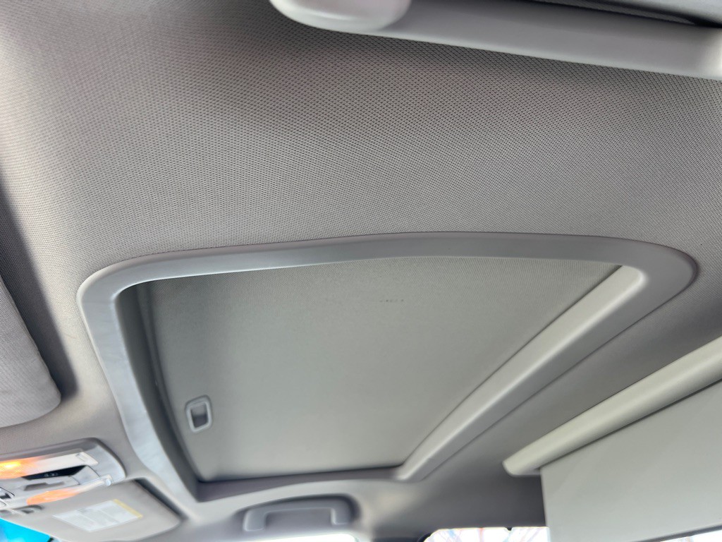 2015 Toyota Sienna Image 37