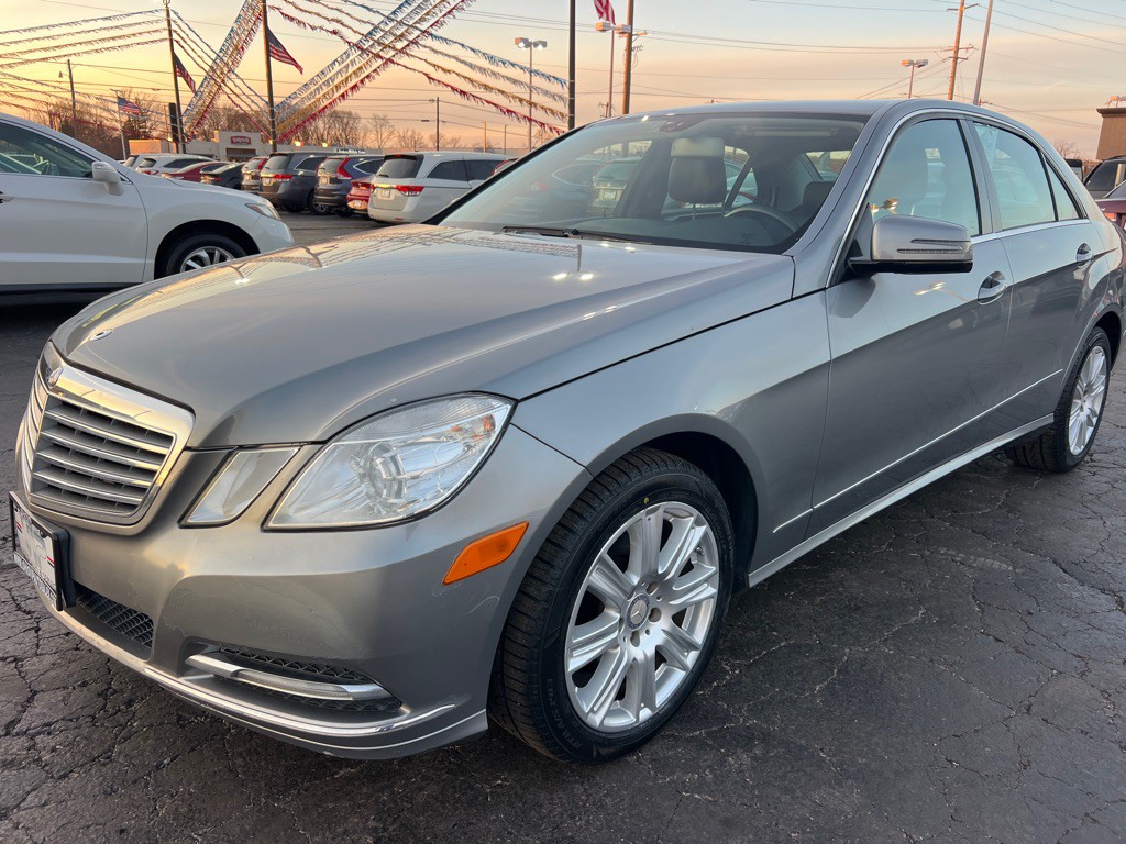 2013 Mercedes-Benz E-Class Image 3