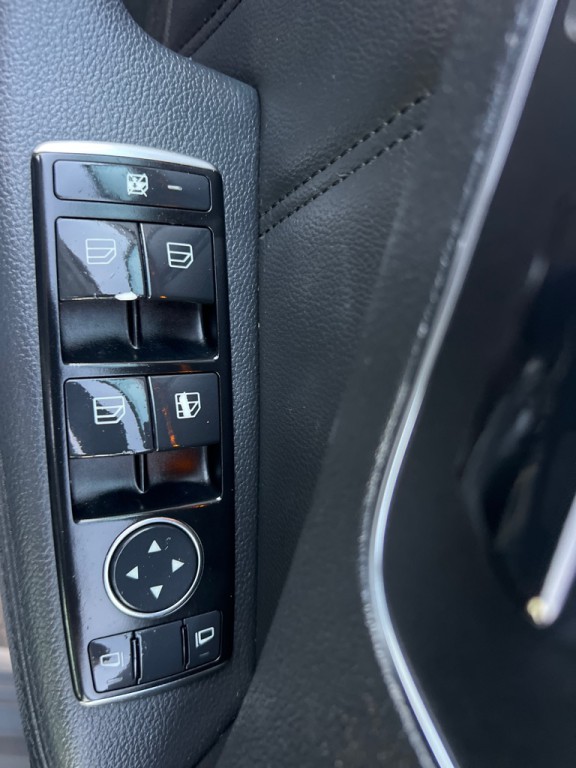 2013 Mercedes-Benz E-Class Image 25