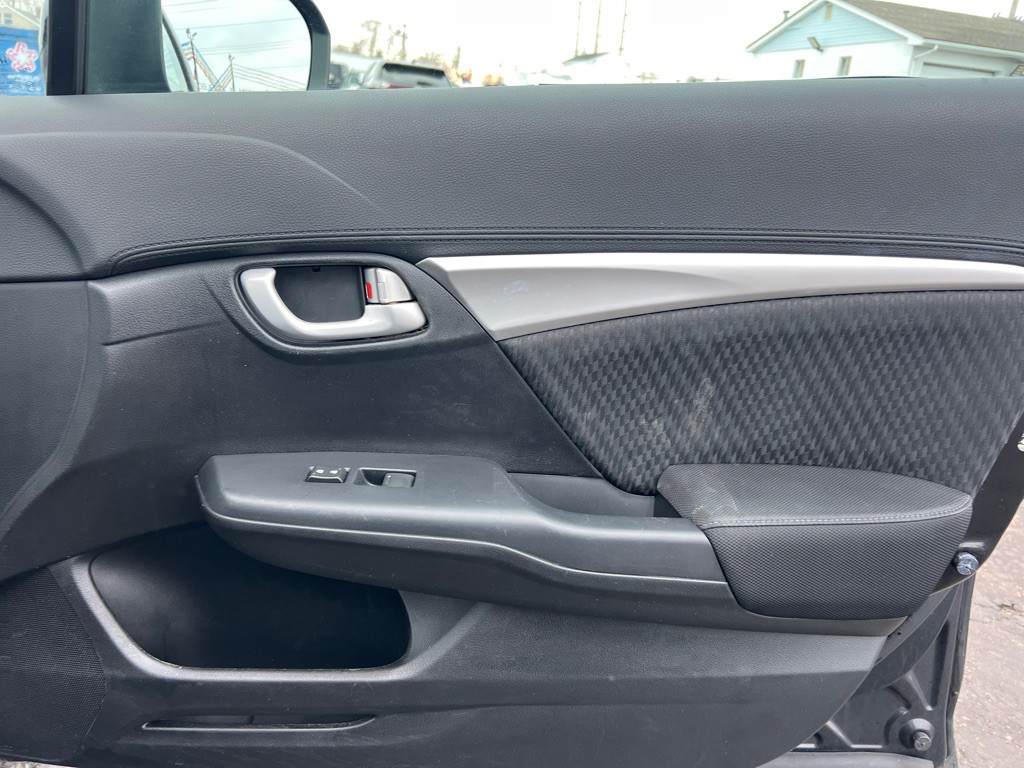 2015 Honda Civic Image 17