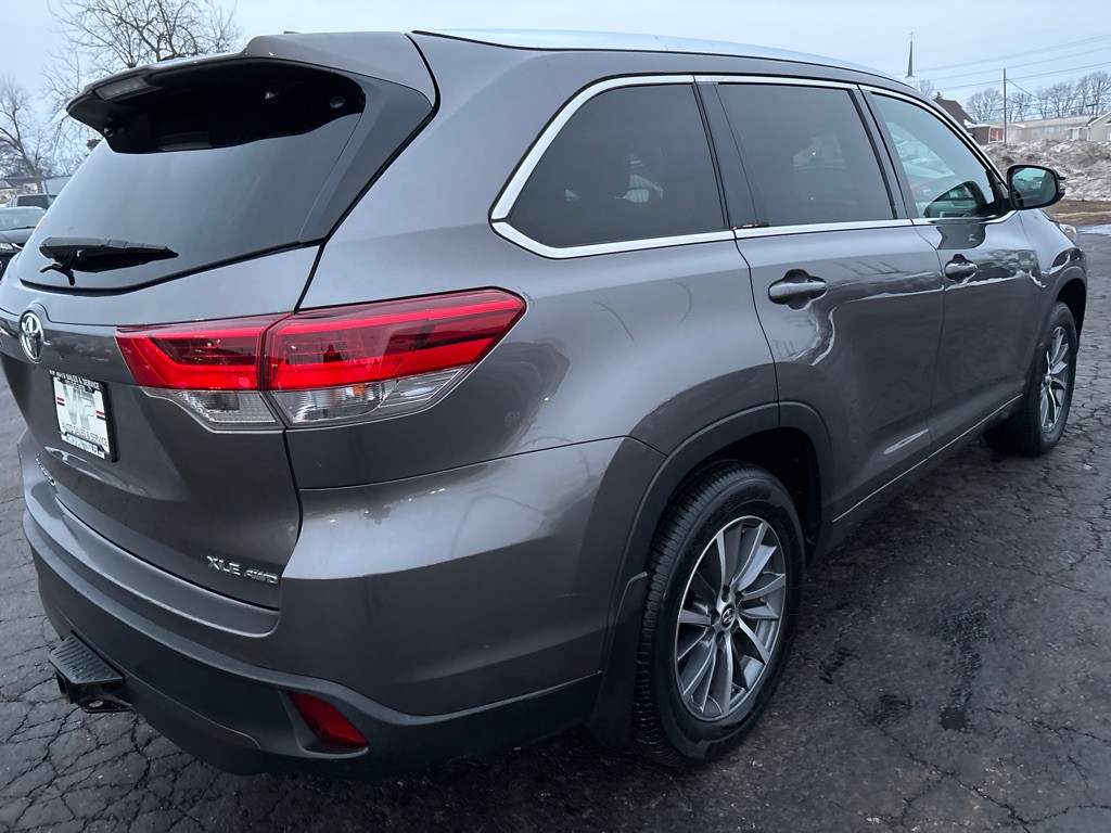 2018 Toyota Highlander Image 7