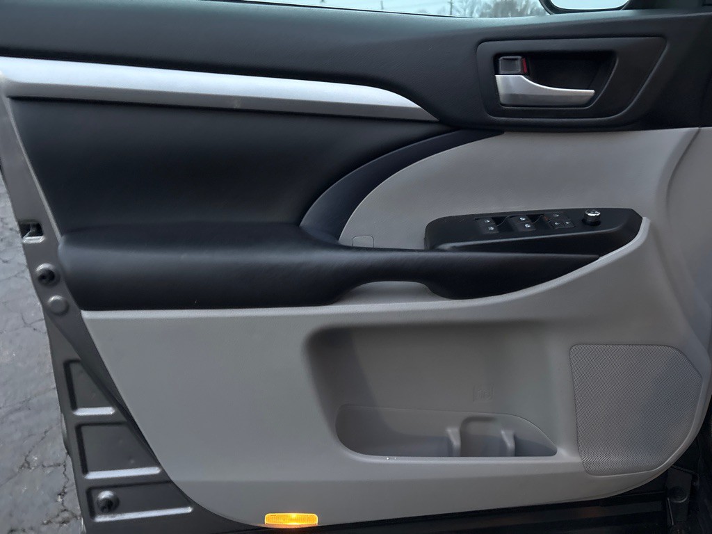 2018 Toyota Highlander Image 10