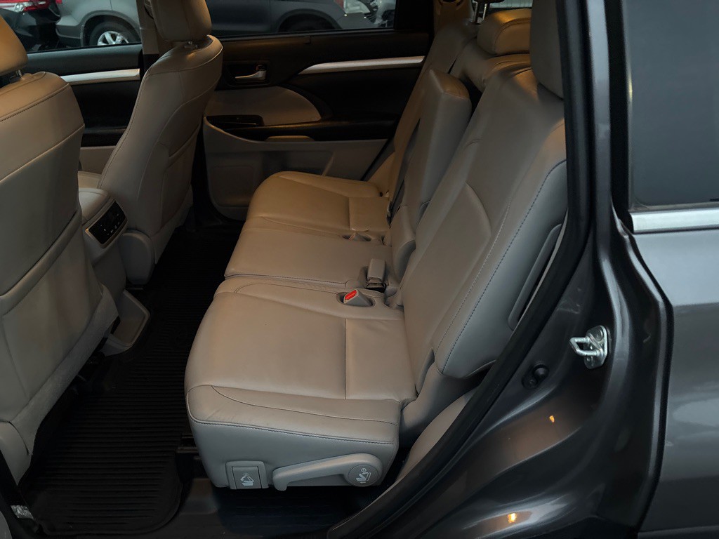 2018 Toyota Highlander Image 13