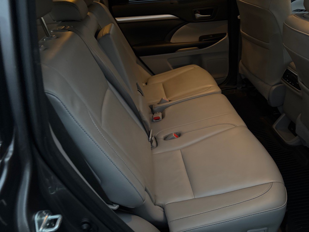 2018 Toyota Highlander Image 17