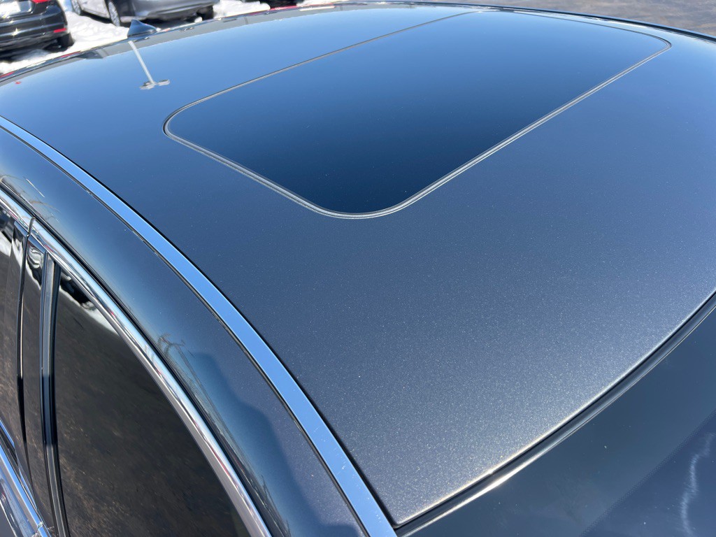 2015 INFINITI Q70 Image 9