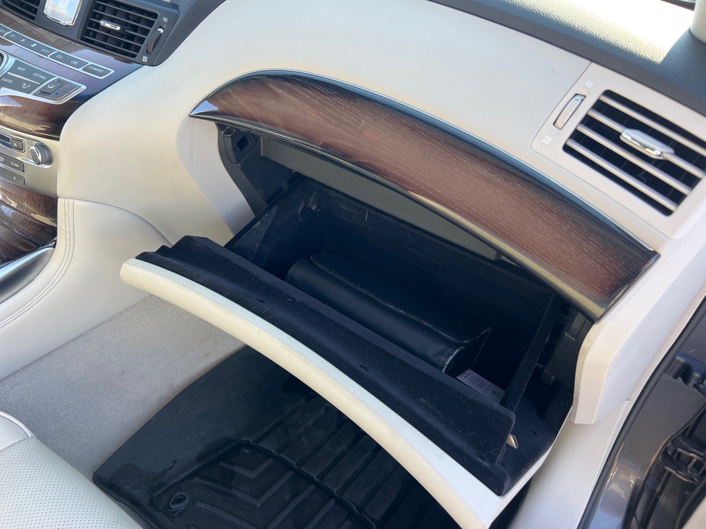 2015 INFINITI Q70 Image 22