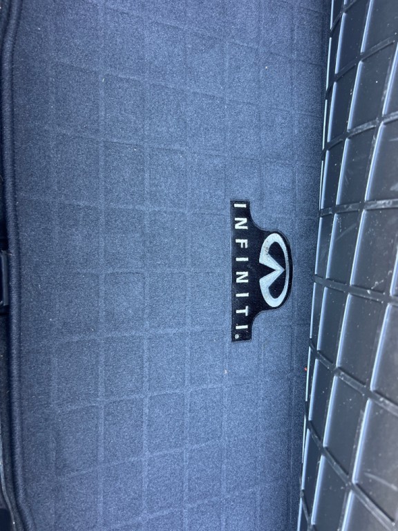 2015 INFINITI Q70 Image 25