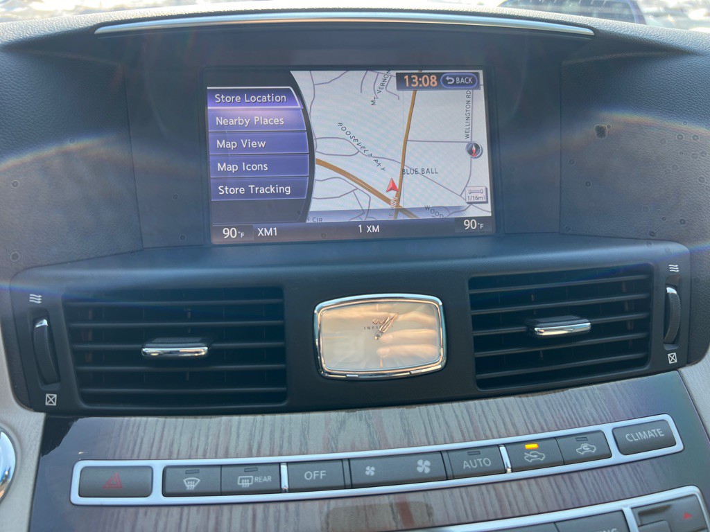 2015 INFINITI Q70 Image 34