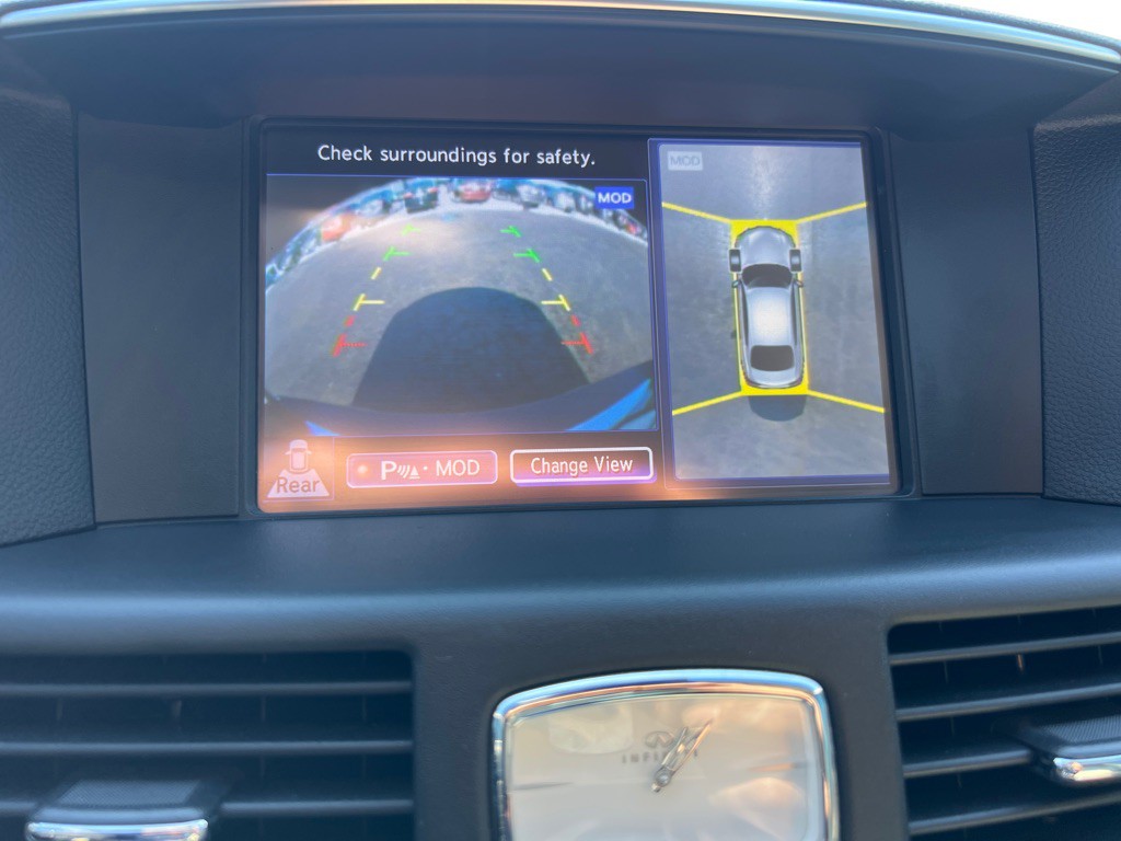 2015 INFINITI Q70 Image 35